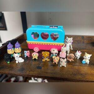 Chubby Puppies and Friends Mixed Figure Lot with Vacation Camper Caravan / Lot